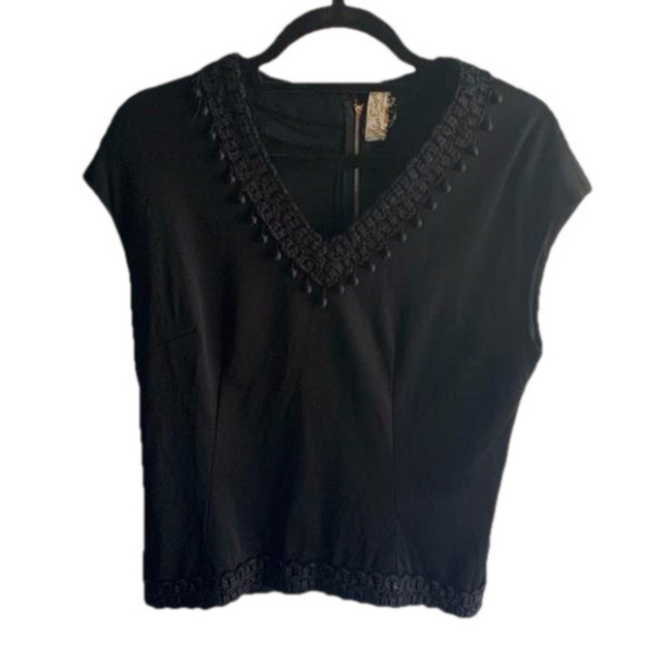 Vintage Rare from the 60’s  short sleeve blouse   No size but fits like a med/Lg - Picture 1 of 5